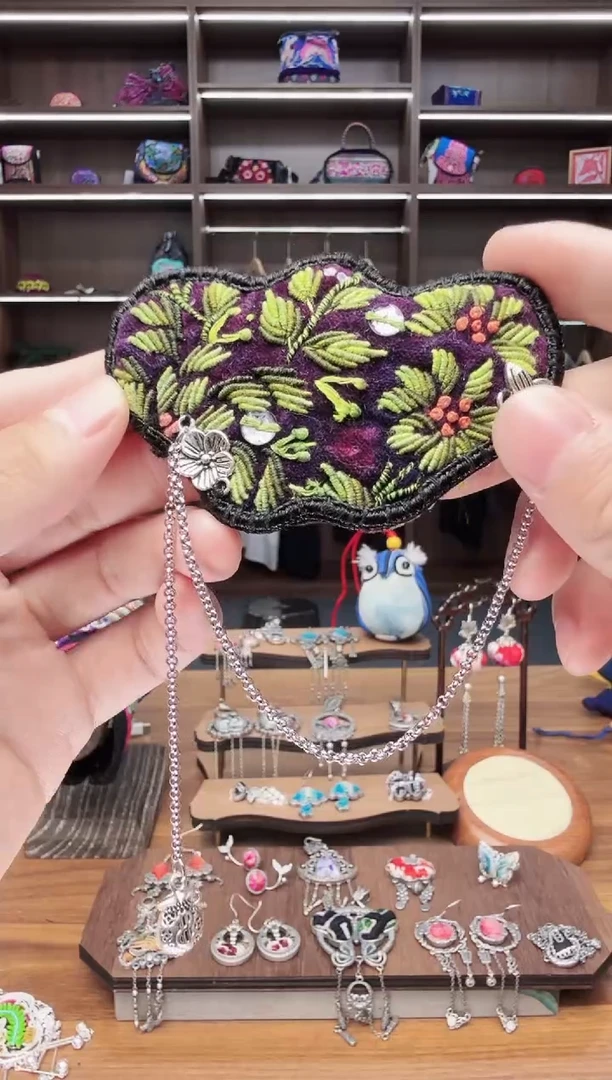 织绣99蒙阿苏苗绣传承店