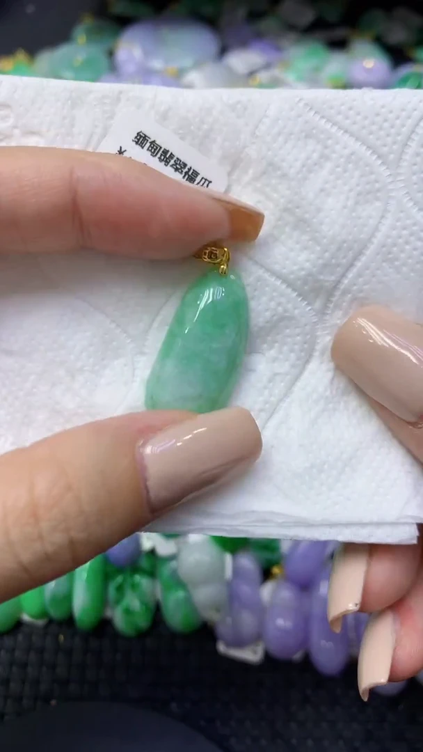 颈饰未镶嵌翡翠天然缅甸翡翠A货