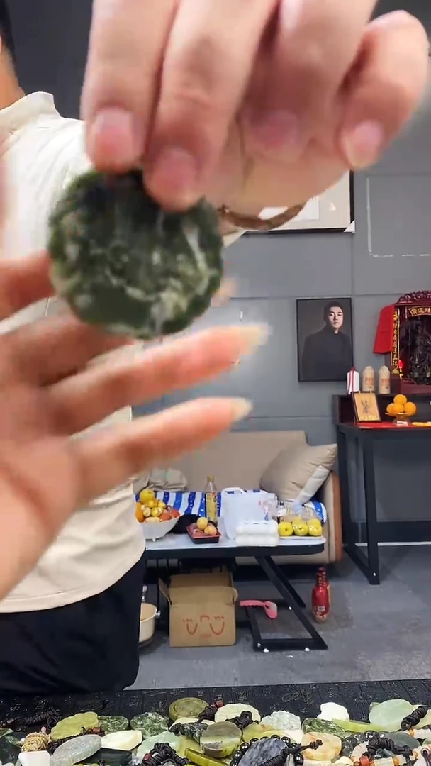 未镶嵌蛇纹石玉其他天然岫玉（多样性发其中之一）