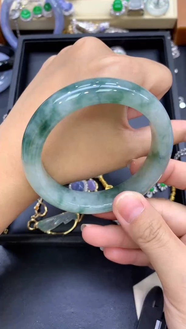 未镶嵌手镯翡翠小**?480-中国好珍宝