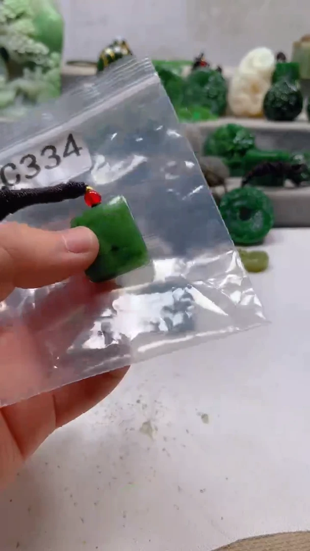 和田玉未镶嵌珠宝半成品1