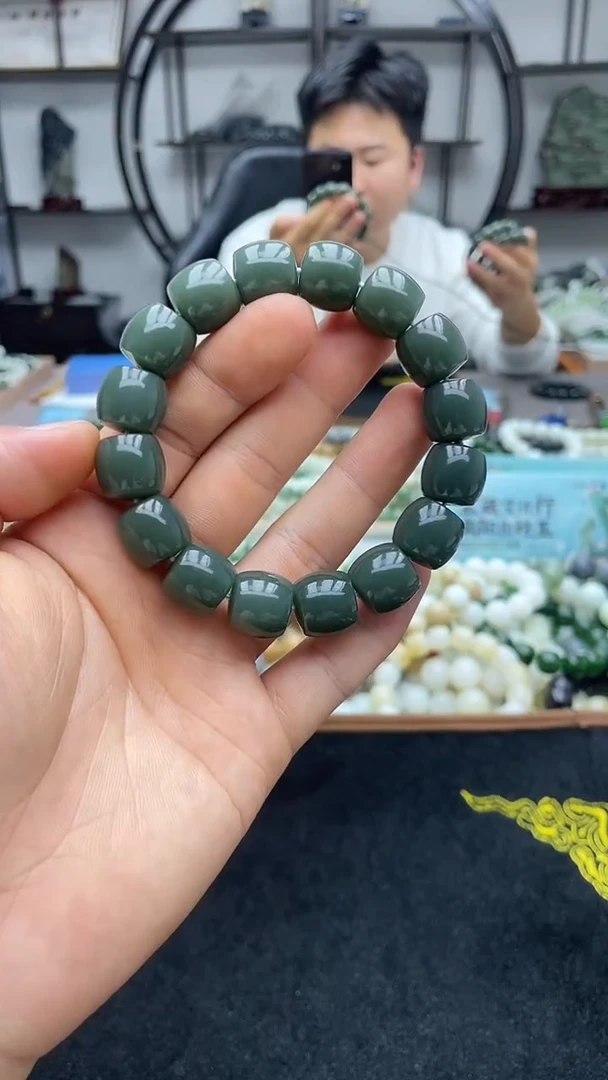未镶嵌手串和田玉新疆且末冰底瓷蓝14直切
