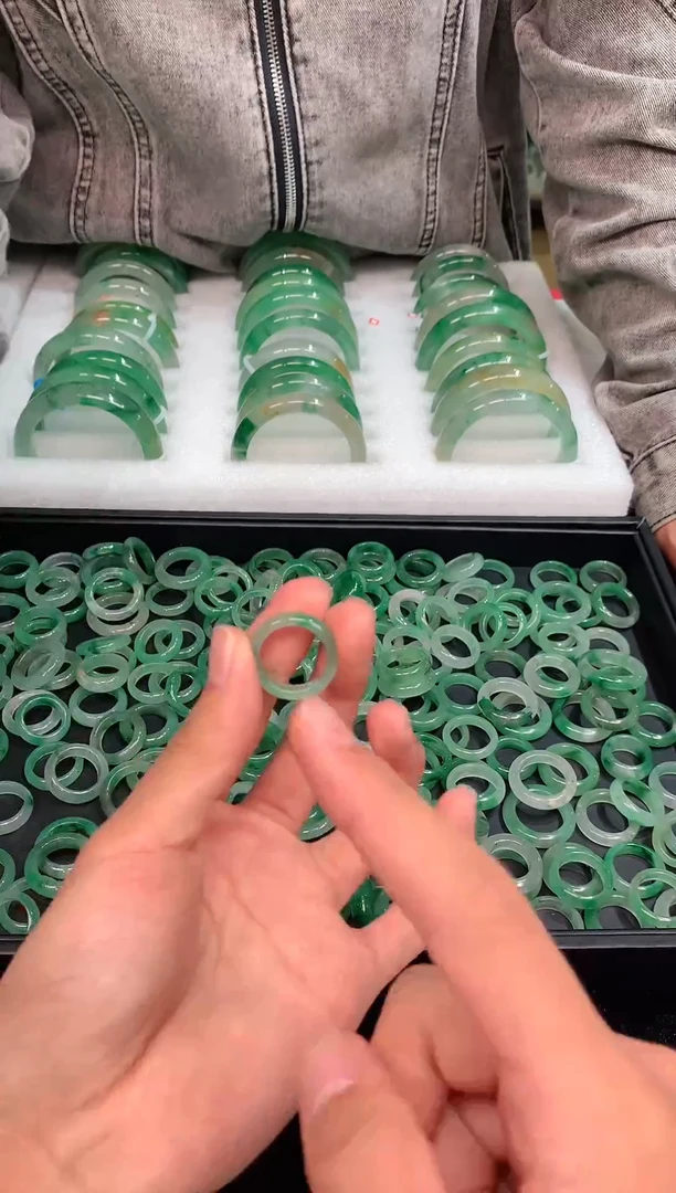 石英质玉戒圈未镶嵌非洲翠戒圈多样性发货其一