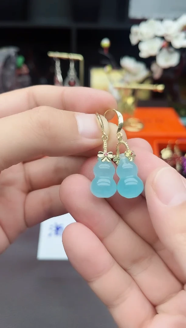 石英质玉（天山翠）未镶嵌耳饰535000