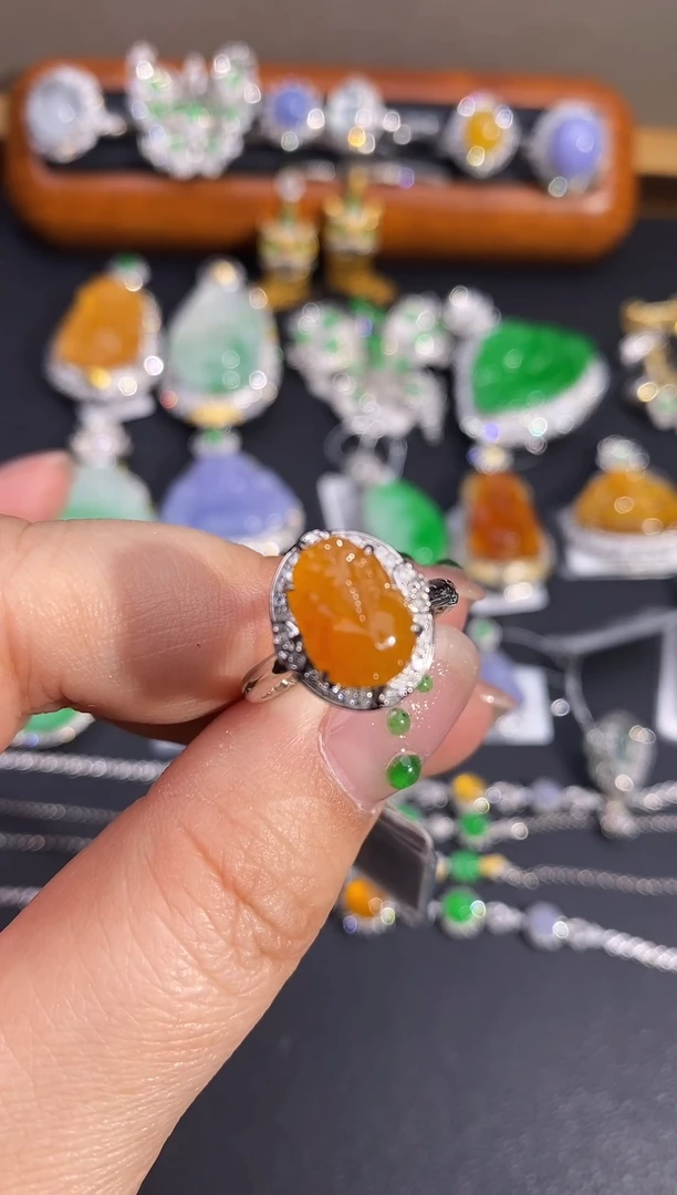 【闪购商品】翡翠戒指18K金镶嵌戒指