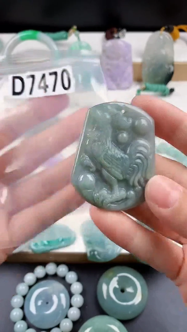 颈饰未镶嵌翡翠天然翡翠吊坠挂件