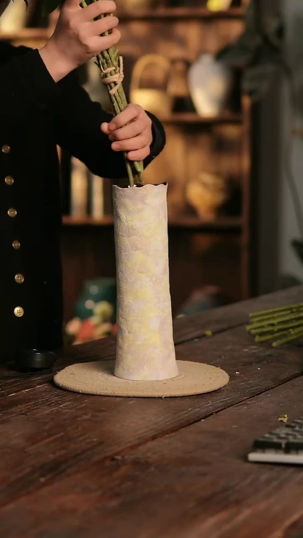 摆件25-352 陶瓷花器高26口径7