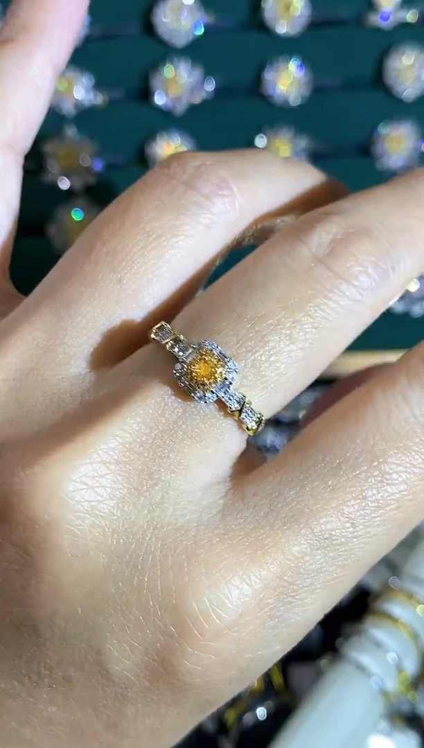 18K金镶嵌戒指钻石戒指