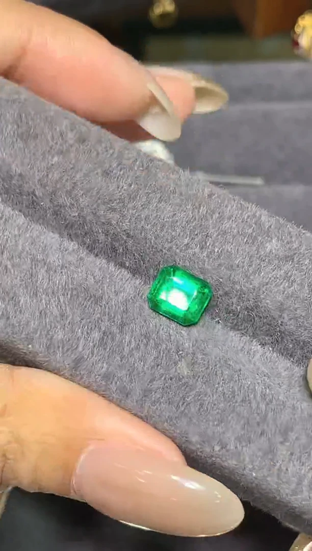 裸石祖母绿唇*、1.85CT