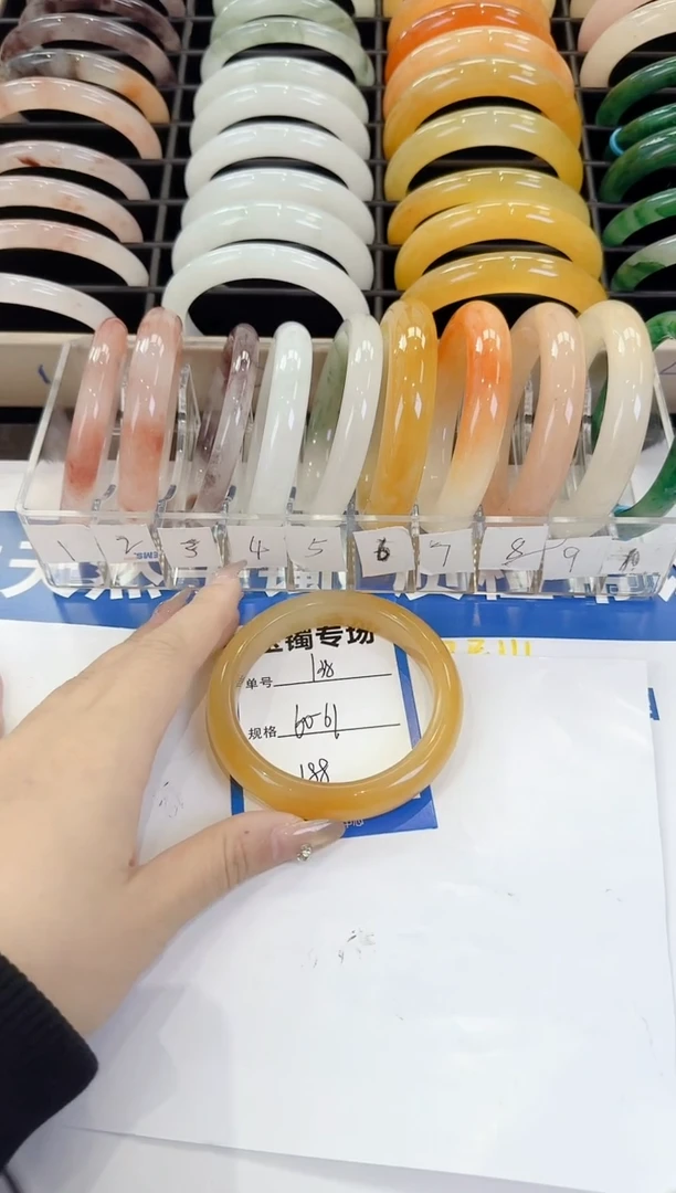 未镶嵌手镯石英质玉138