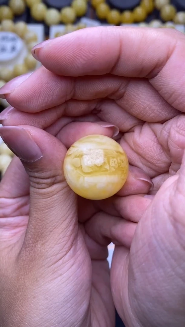 裸石琥珀未镶嵌24.7mm+大小姐珠宝113