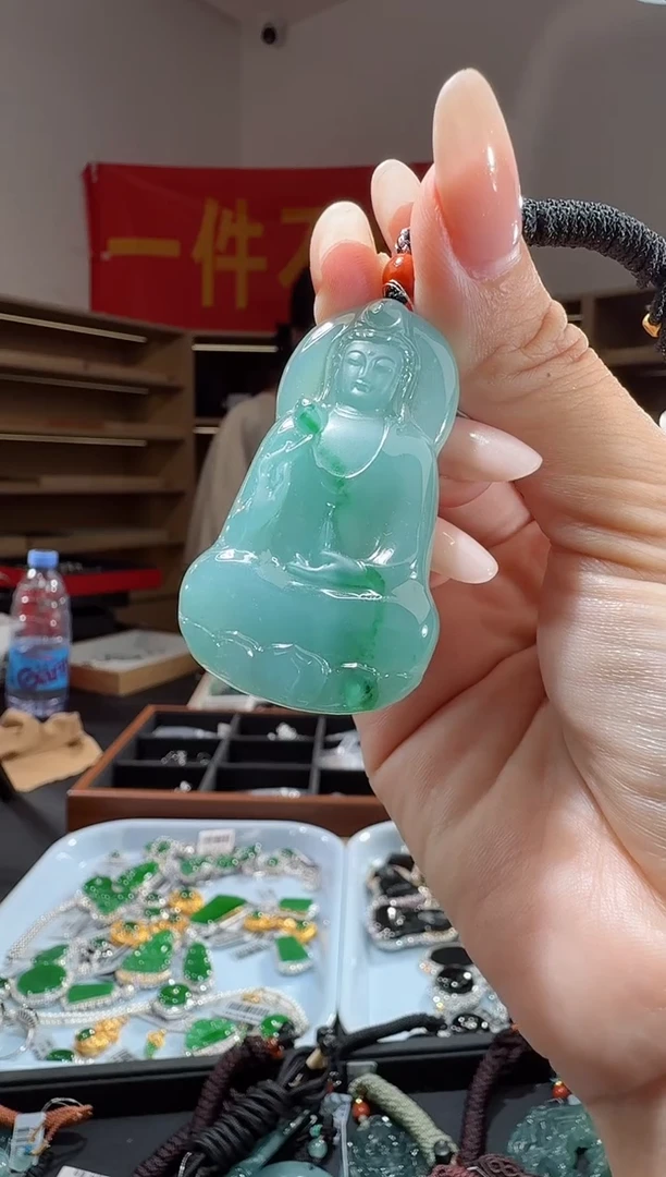 吊坠(不含链)未镶嵌翡翠观音