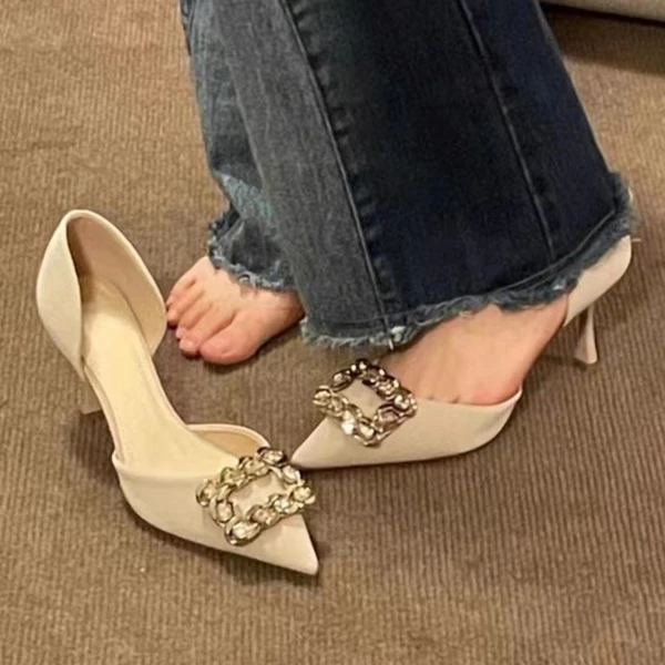 2025秋冬新款水钻方扣高跟鞋女细跟尖头法式时尚通勤浅口中空单鞋