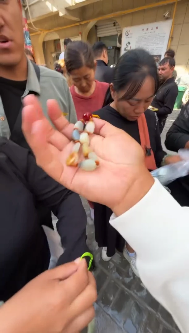 未镶嵌和田玉（糖玉）挂件和田玉