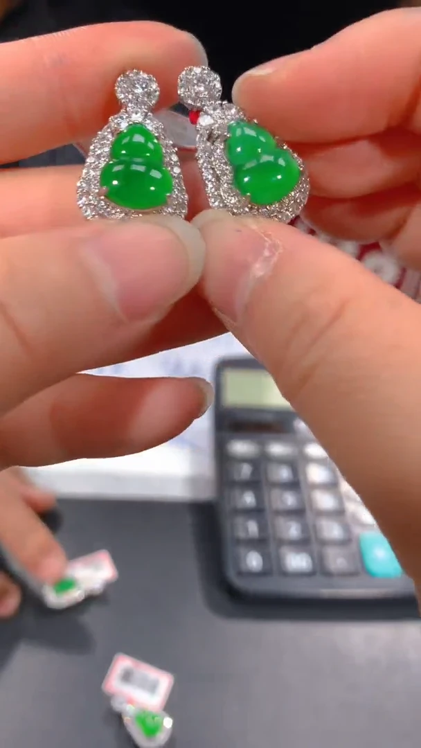 【闪购商品】定制翡翠未镶嵌12定制翡翠，多样性发货（发其一）