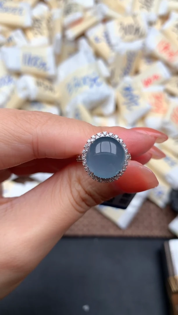 18K金镶嵌挂件翡翠1