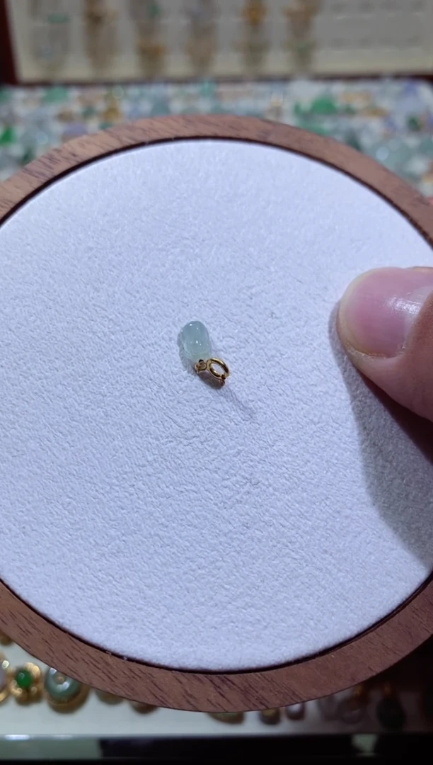 颈饰18K金镶嵌翡翠1111111