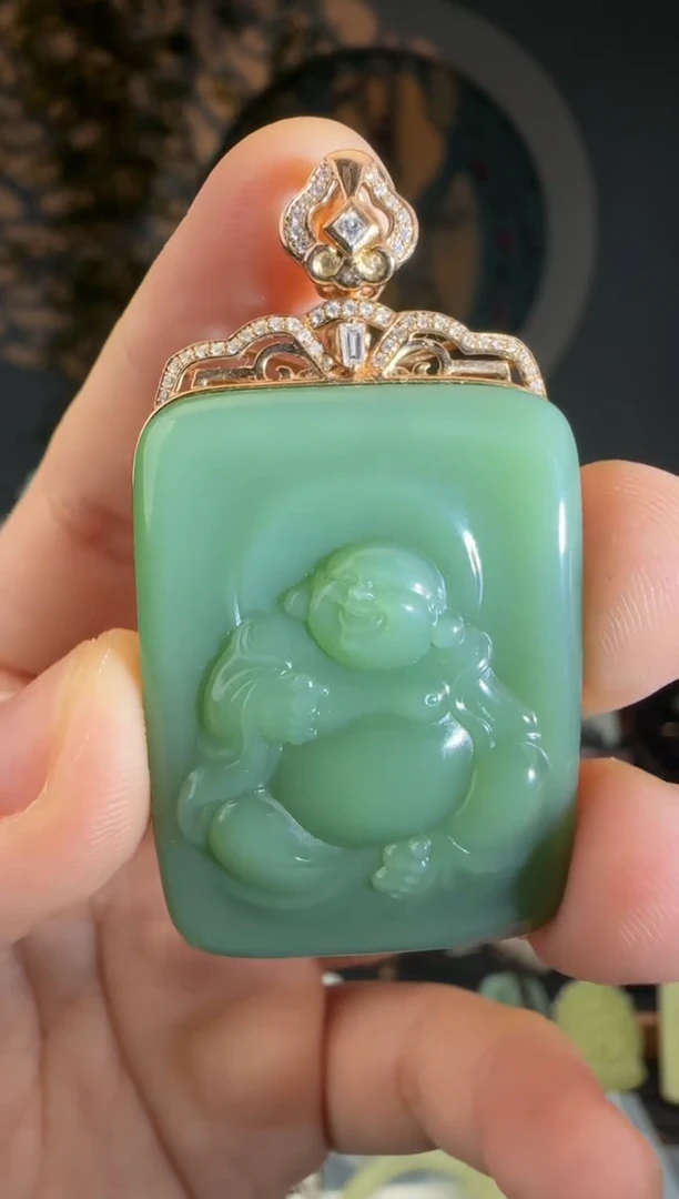 颈饰18K金镶嵌和田玉和田玉