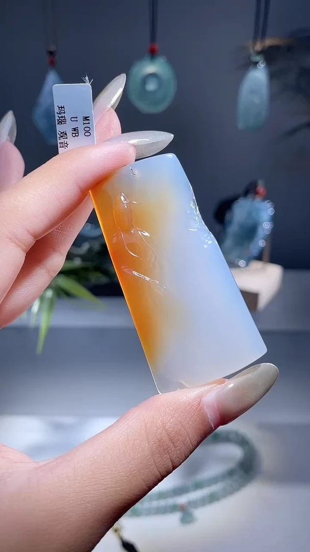 未镶嵌颈饰玛瑙/玉髓观音