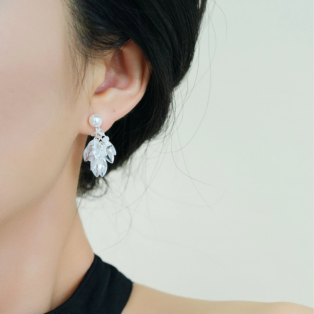 铜合金耳饰 华丽白锆流苏耳环女小众设计高级感耳钉气质2025新款