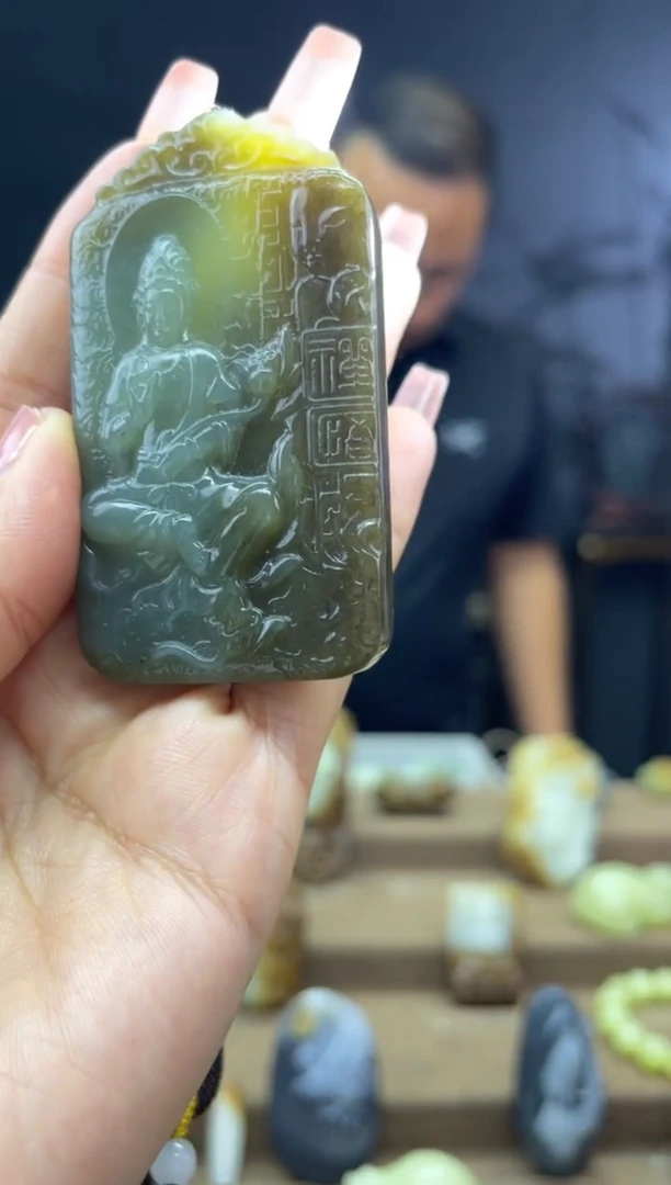颈饰未镶嵌和田玉1