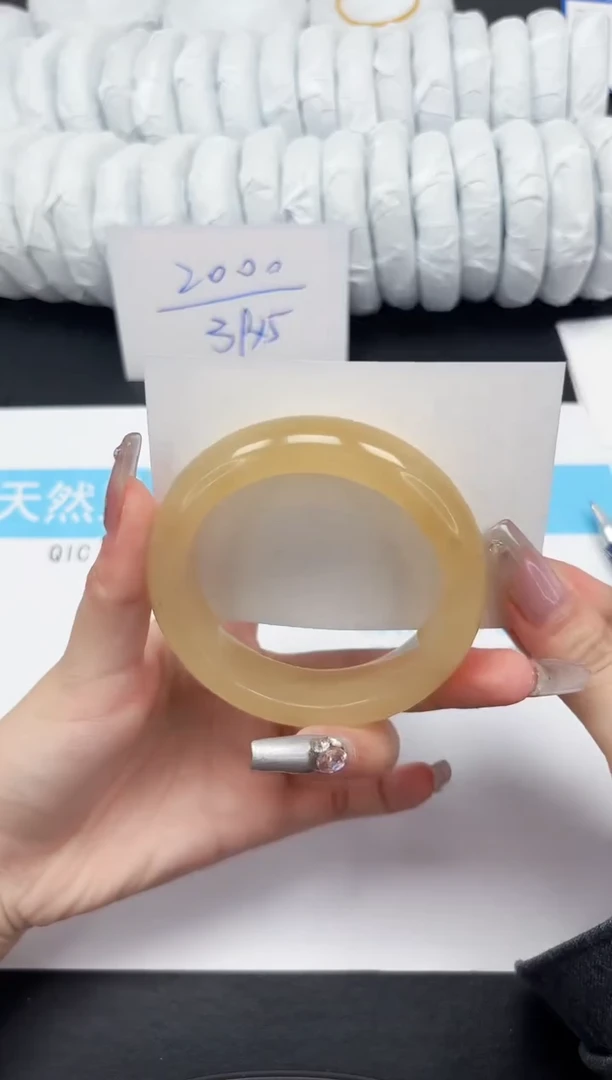 【闪购商品】石英质玉手镯未镶嵌31-58.3