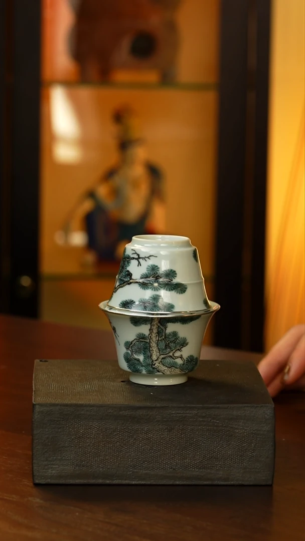 包银细松树盖碗加小杯