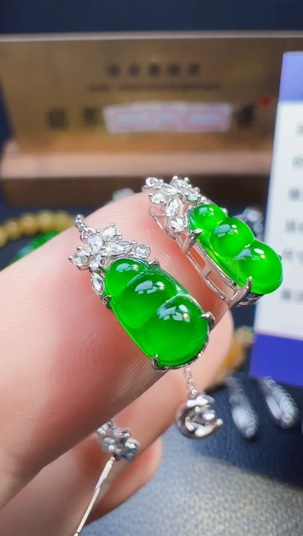 翡翠18K金镶嵌耳饰喵*翡翠