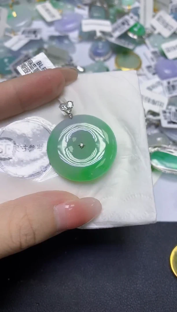 颈饰18K金镶嵌翡翠天然缅甸翡翠A货百元以上9元证书费自理