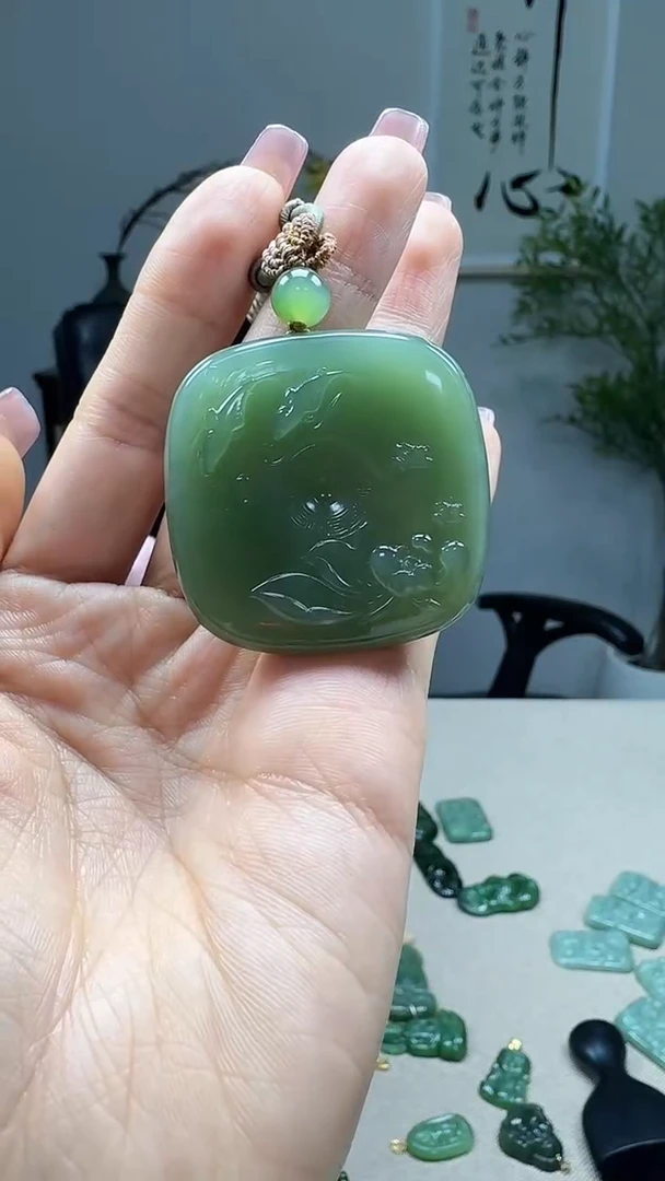 未镶嵌和田玉挂件1
