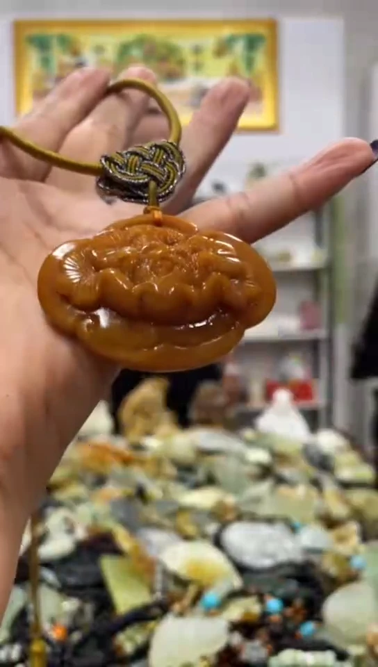 未镶嵌岫玉挂件