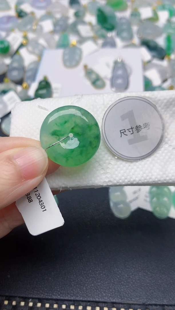 颈饰未镶嵌翡翠天然缅甸A货翡翠