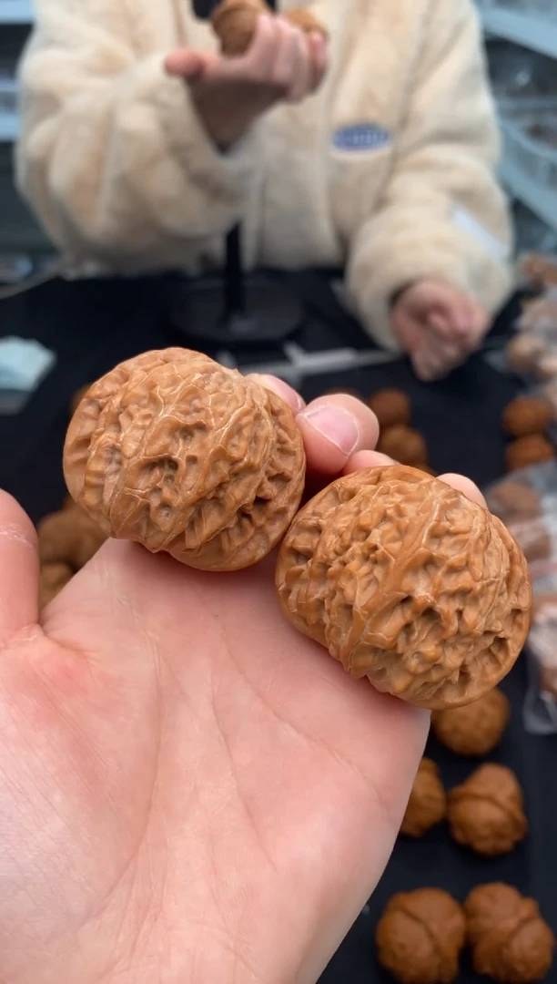 【闪购商品】文玩核桃把件山地磨42-u702