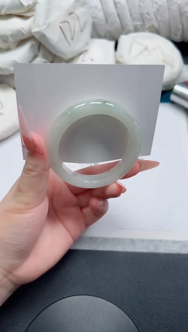 石英质玉手镯未镶嵌179-52