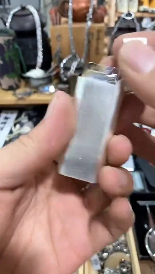 瓷片闪购商品  如图所示