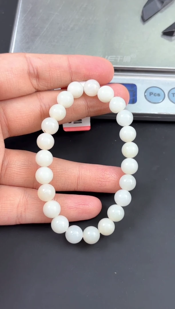 手串未镶嵌和田玉且末微色差米达卡8手串