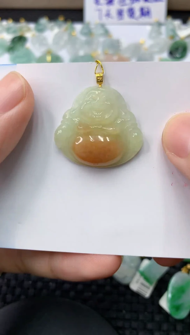 翡翠18K金镶嵌颈饰11111111111
