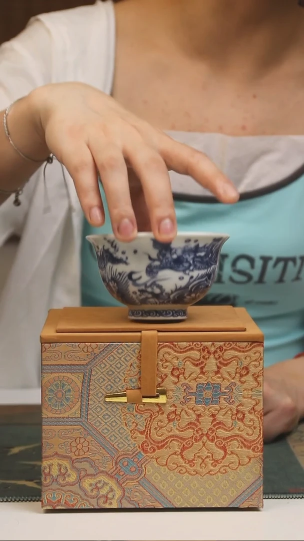 景德镇高温瓷蓝龙大撇口杯