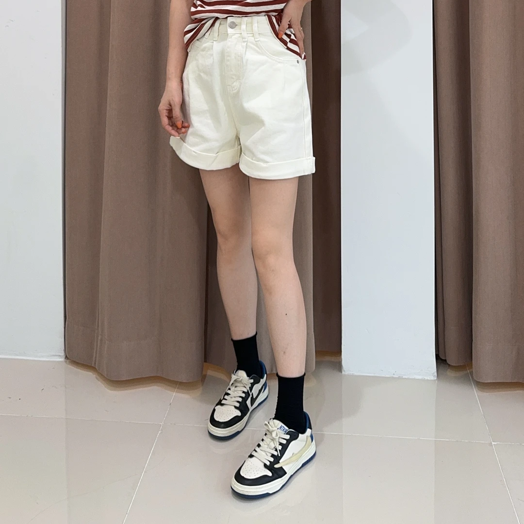 只出不进【折边短裤】夏季新款杏色牛仔短裤直筒显瘦335058 070601
