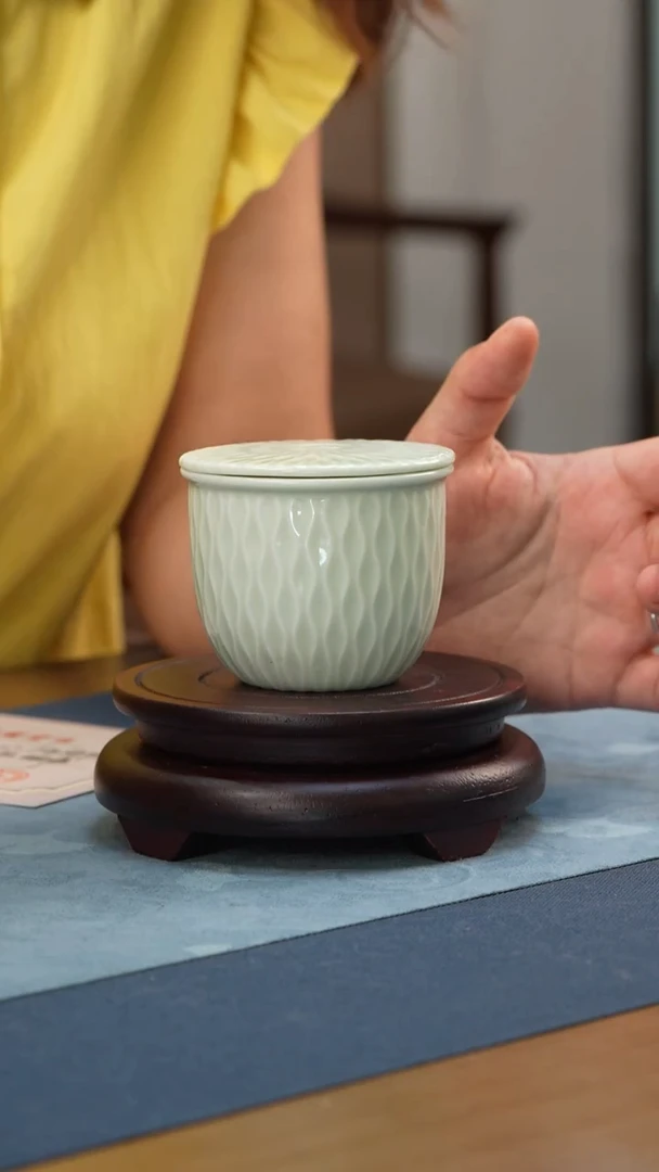 瓶景德镇雕刻青白瓷茶叶小罐