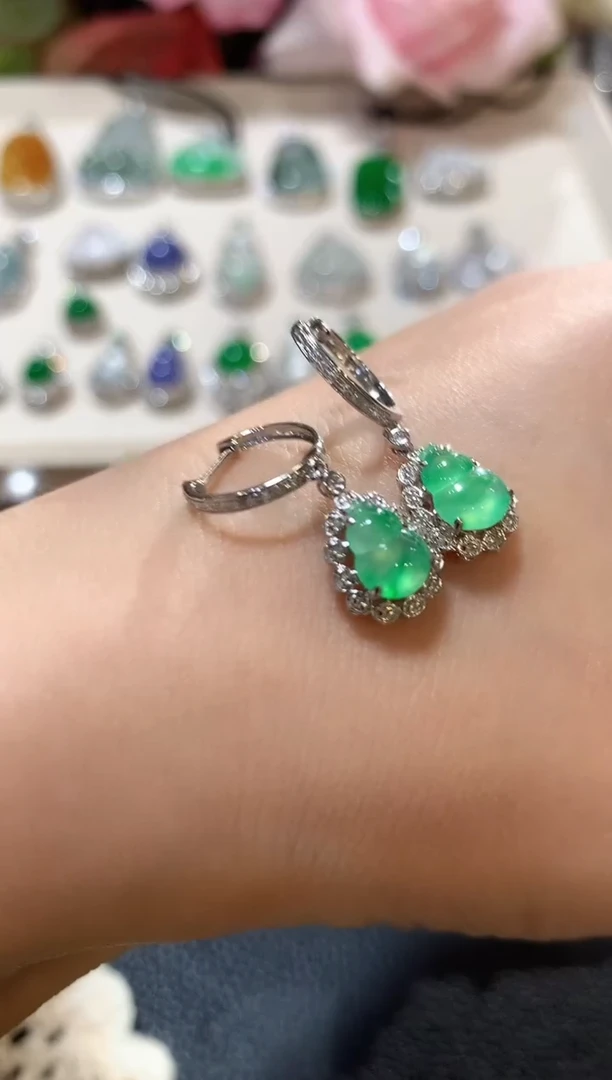 18K金镶嵌翡翠耳饰z74