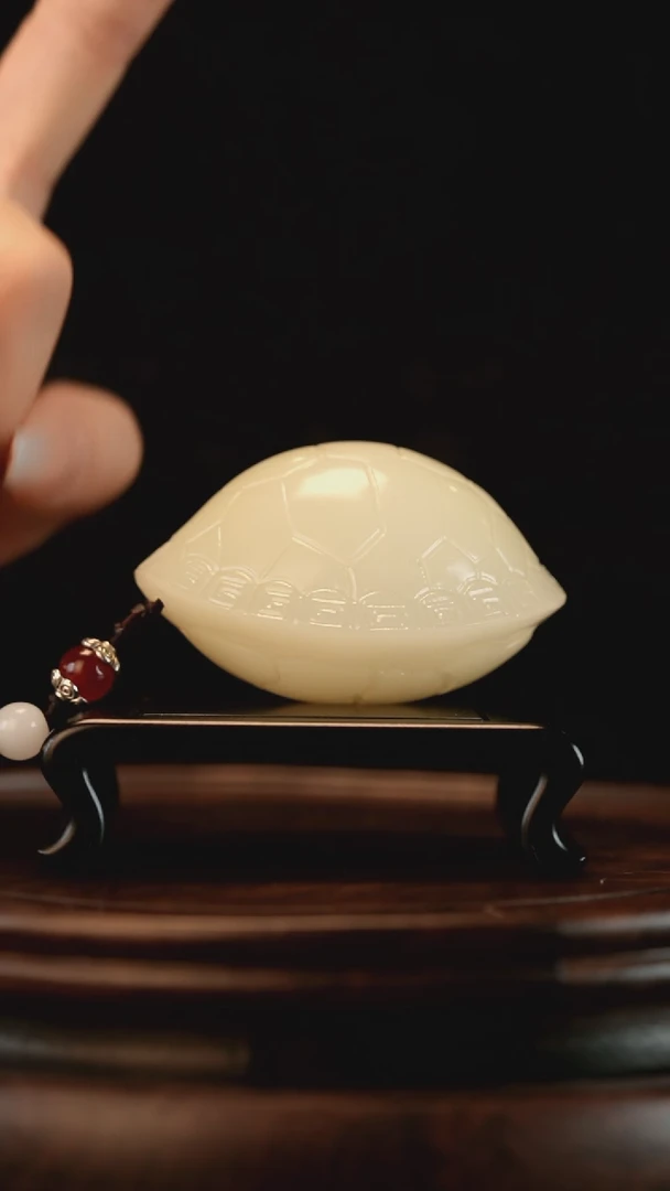 云南石竹叶青雕刻：博古富甲天下