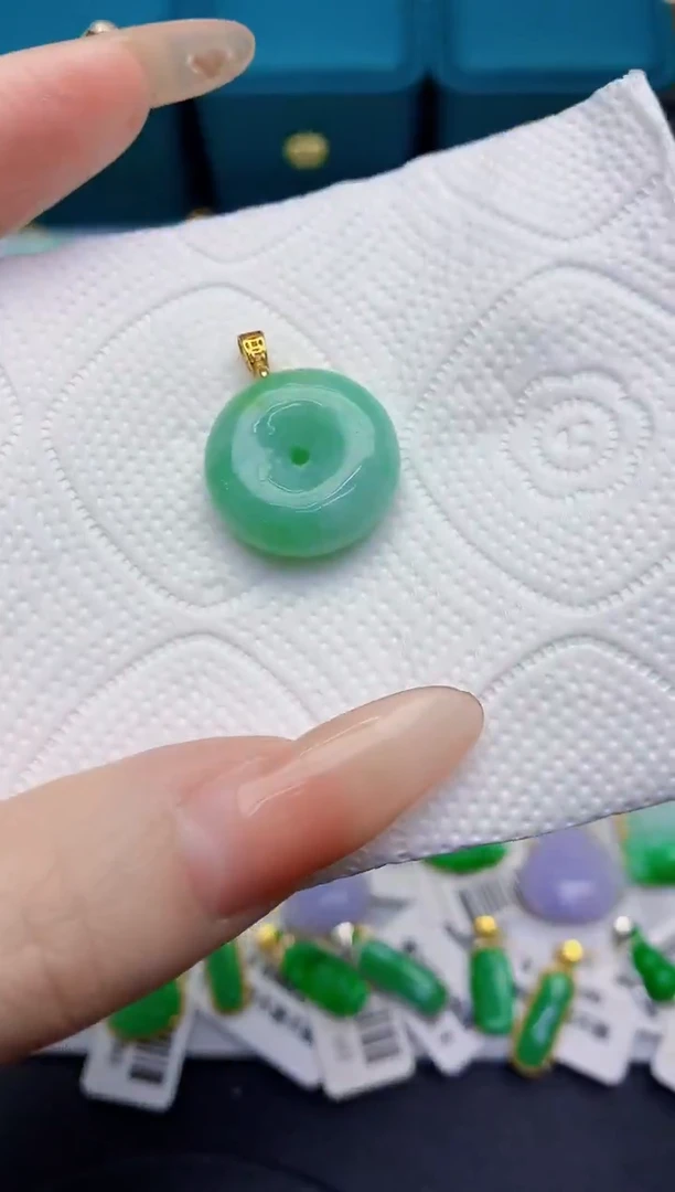 颈饰未镶嵌翡翠缅甸天然翡翠A货