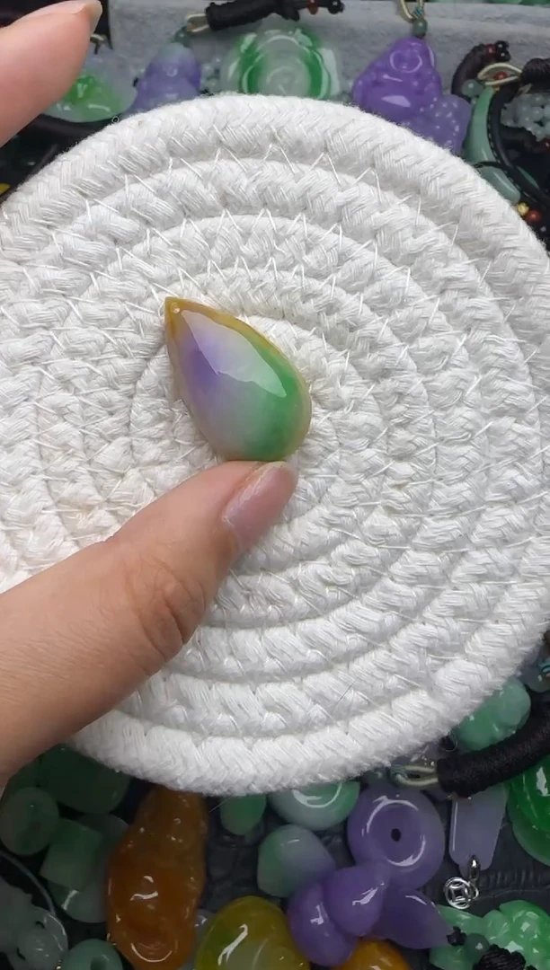 颈饰未镶嵌翡翠缅甸翡翠吊坠