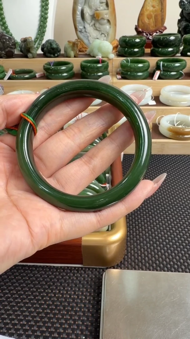 颈饰未镶嵌和田玉手镯60