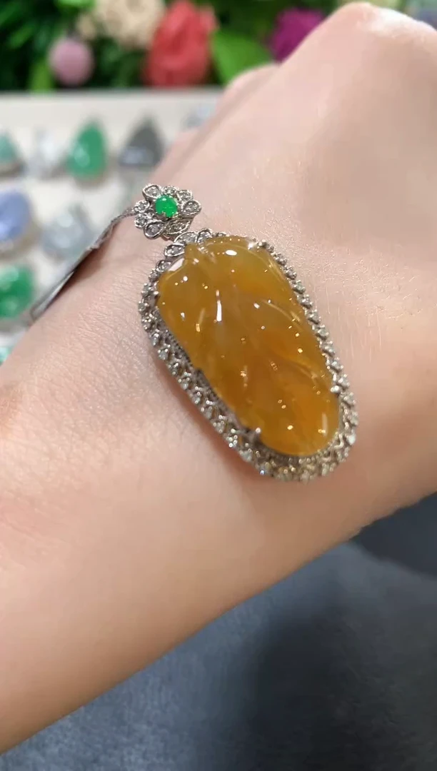 吊坠(不含链)18K金镶嵌翡翠b28