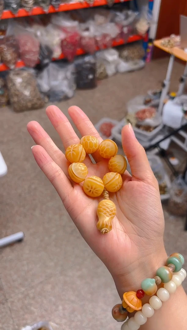 吊坠菩提根/象牙果富甲天下手捻黄色鱼