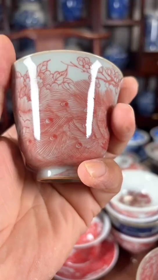 柴窑釉里红孔雀纹杯杯