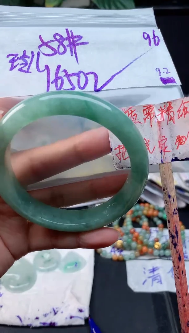 未镶嵌定制翡翠玲**贝拍一发一96