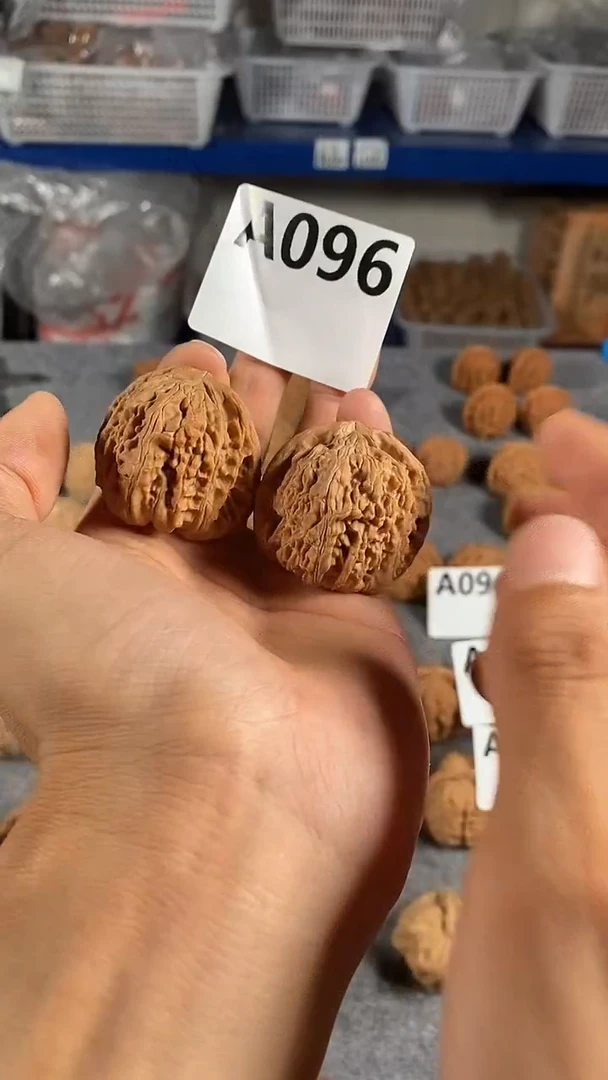 吊坠文玩核桃41球白